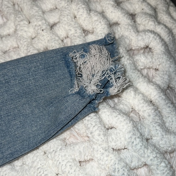 (6) American Eagle Ripped Skinny Jeans - Picture 5 of 7